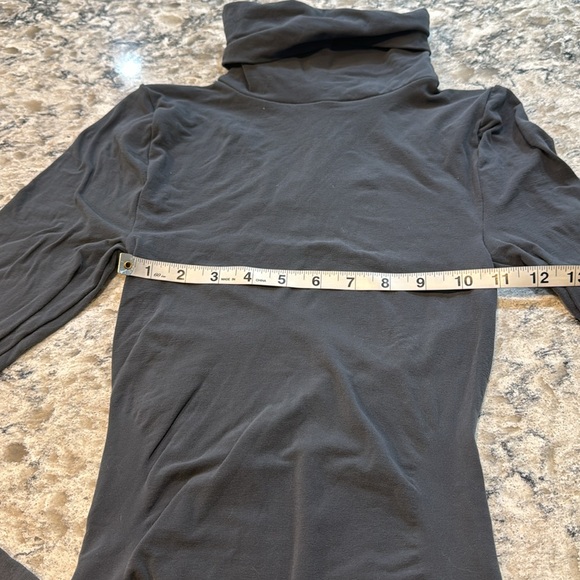 Spanx | On Top & In Control Long Sleeve Turtleneck in Graphite Gray Size XL - Picture 10 of 11